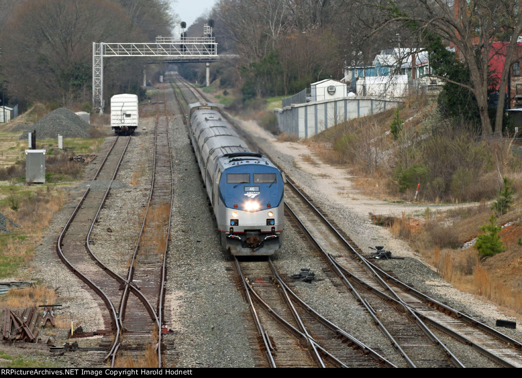 AMTK 46 leads train P080-16 at Boylan